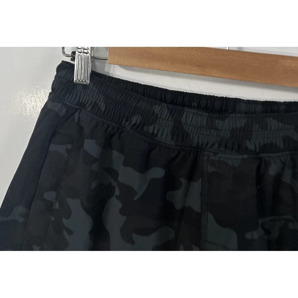 Lululemon Lined Pace Breaker Shorts Men's Medium Black Camo  9